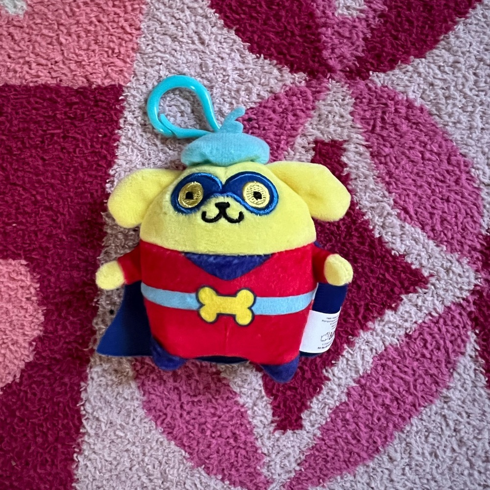 Pompompurin keychain superhero